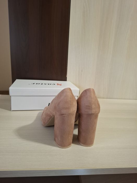 Pantofi dama ca noi