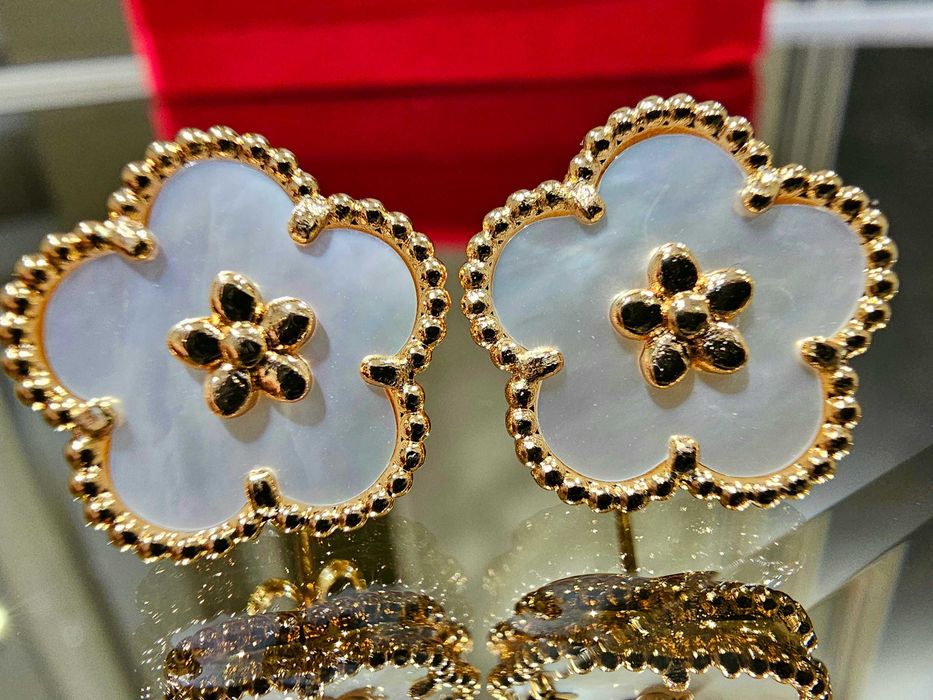 Van Cleef & Arpels VCA Rose Mother of Pearl Lucky Spring Дамски Обеци