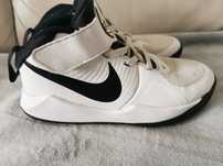 Pantofi sport Nike Teamhustle 30