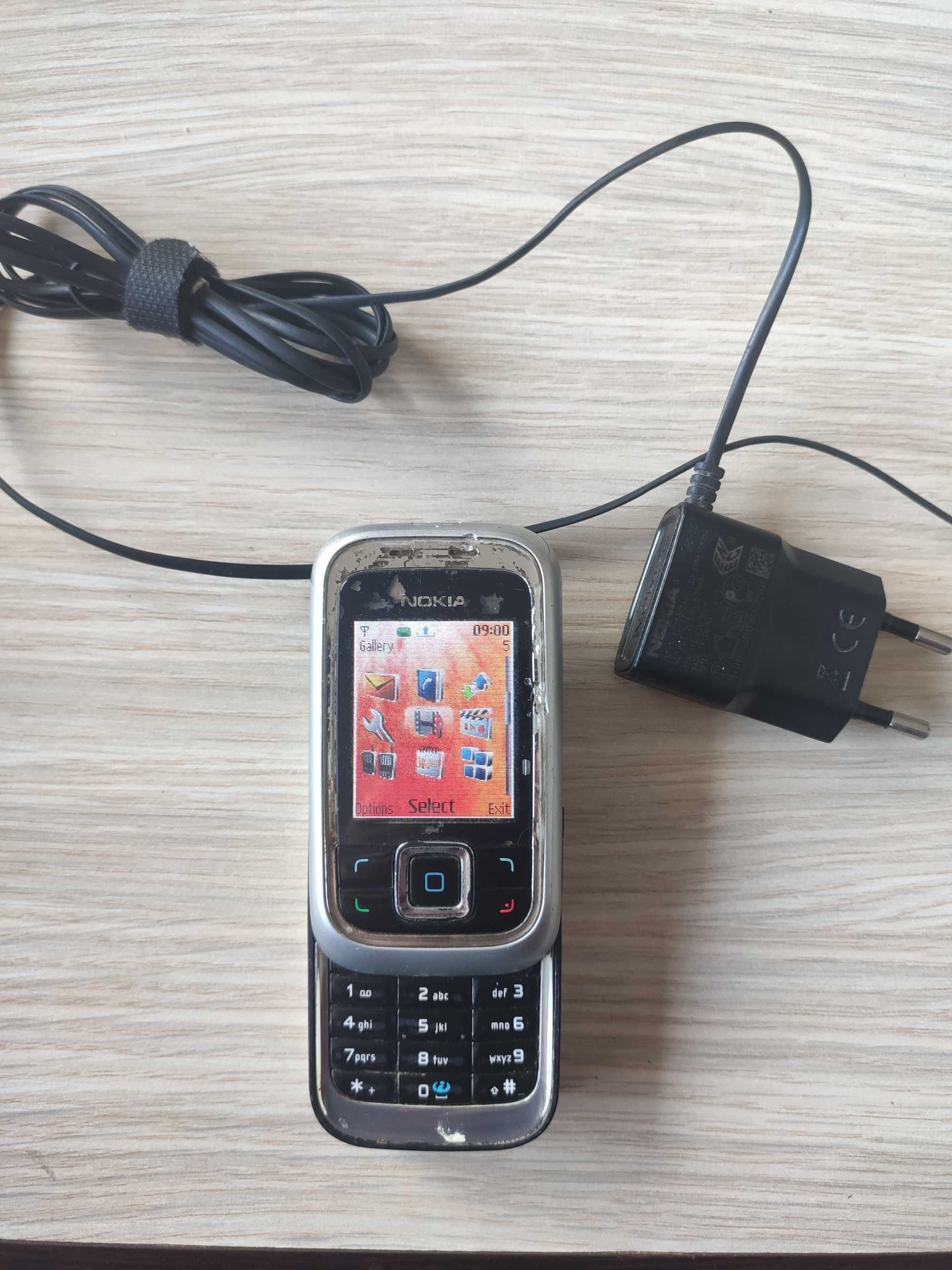 Nokia 6111 cu butoane retro