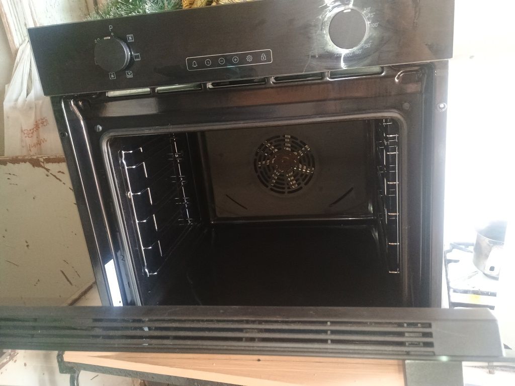 Vând mașină de spălat Electrolux 7kg perfect functionla și cuptor
