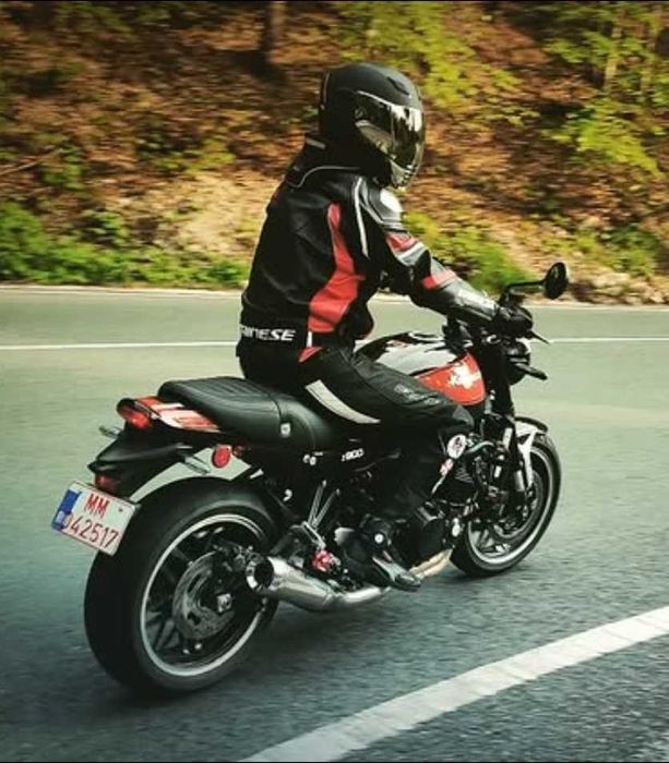 Geaca moto piele - Dainese Avro 4