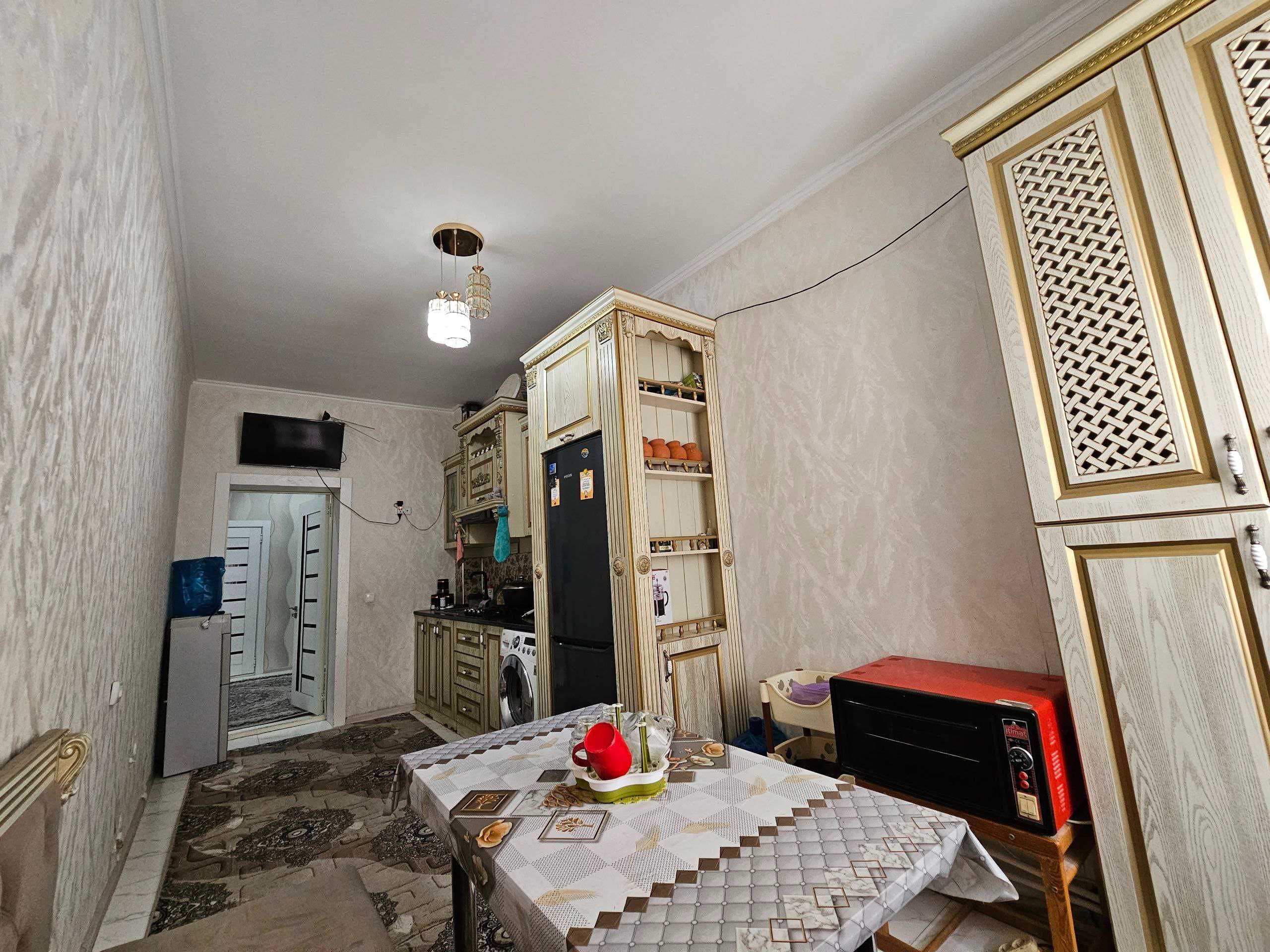 3 xonali 100m² 4-qavat.