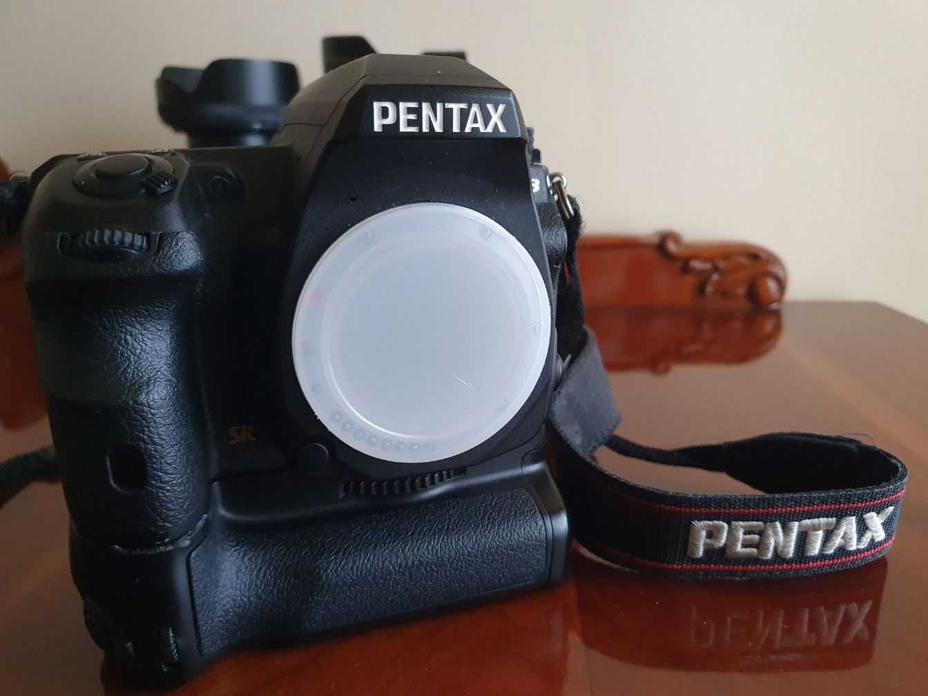 Aparat foto DSLR Pentax K3 ieftin, optional obiective si accesorii