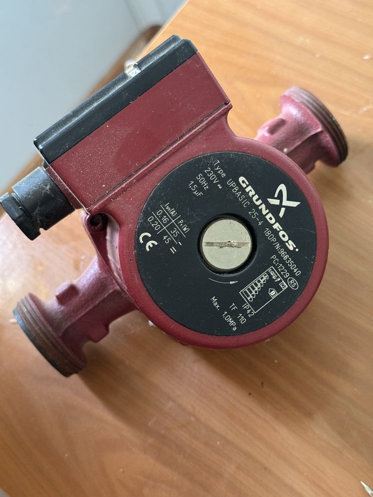 Циркулационна помпа GRUNDFOS UPBasic 25-4 180