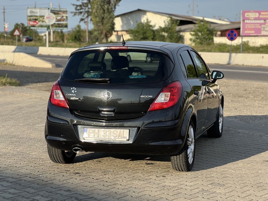 Opel corsa d 2012 benzina