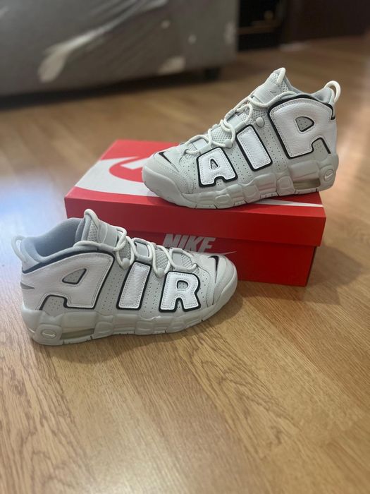 Vand Nike Uptempo albi