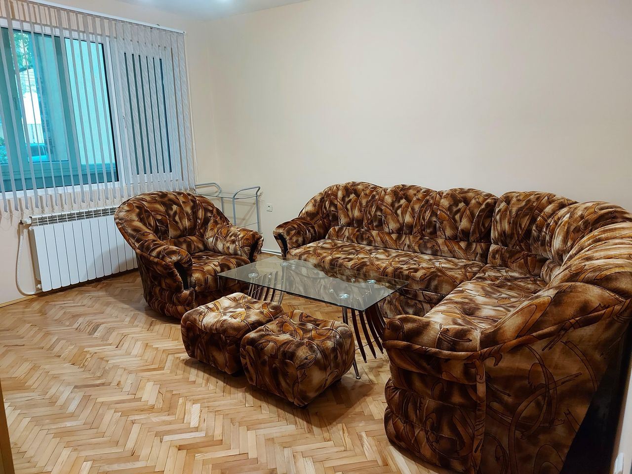 Дава се под наем Двустаен апартамент в Ловеч, Център - 75 кв.м за 204 € - Снимка #6