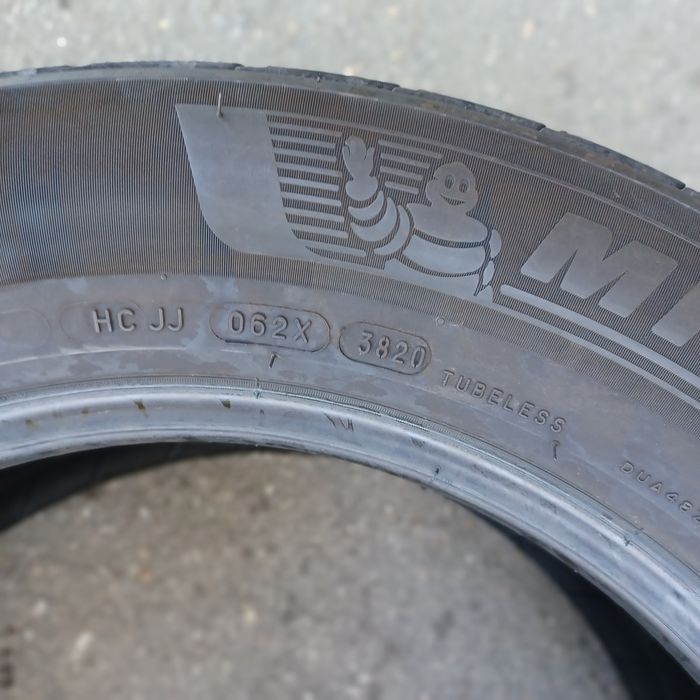 235 55 17 Michelin 4бр зимни дот 20