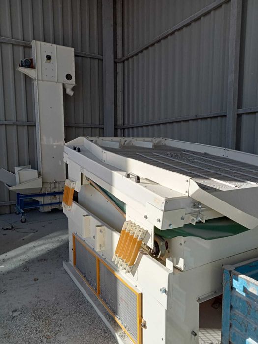 Mașină de curățat semințe / Destoner