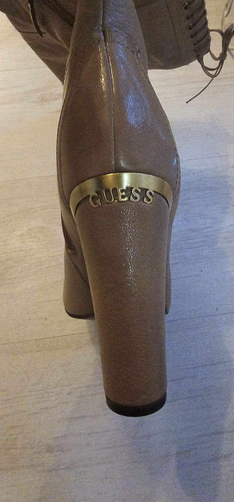 Ботуши Guess в отлично състояние