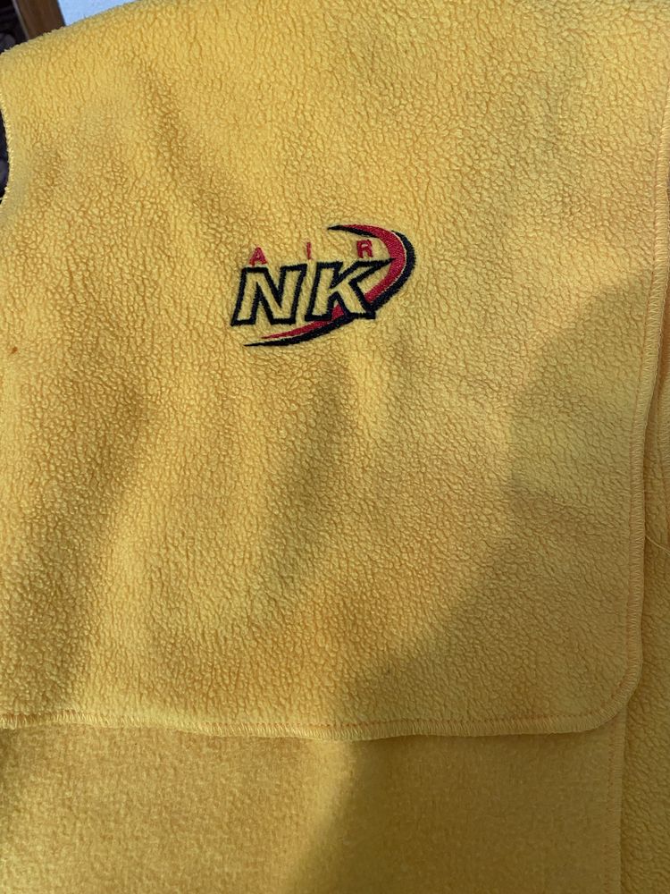 Жълт шал Nike air