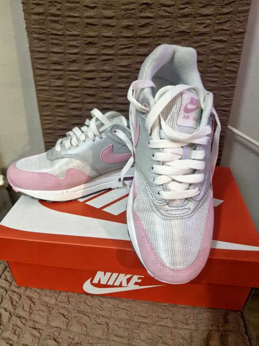 Дамски маратонки Nike