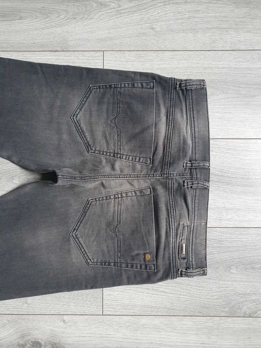 Blugi DIESEL "Tepphar" Slim-Carrot - Marime W30 L32 (Talie 85 cm)