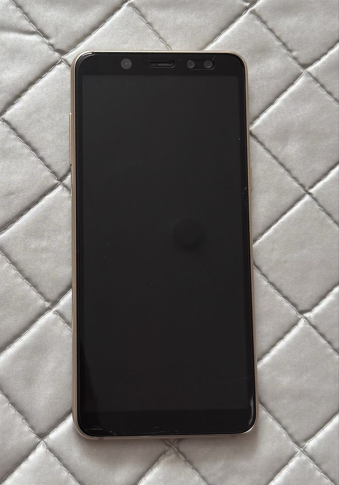 Смартфон SAMSUNG A8