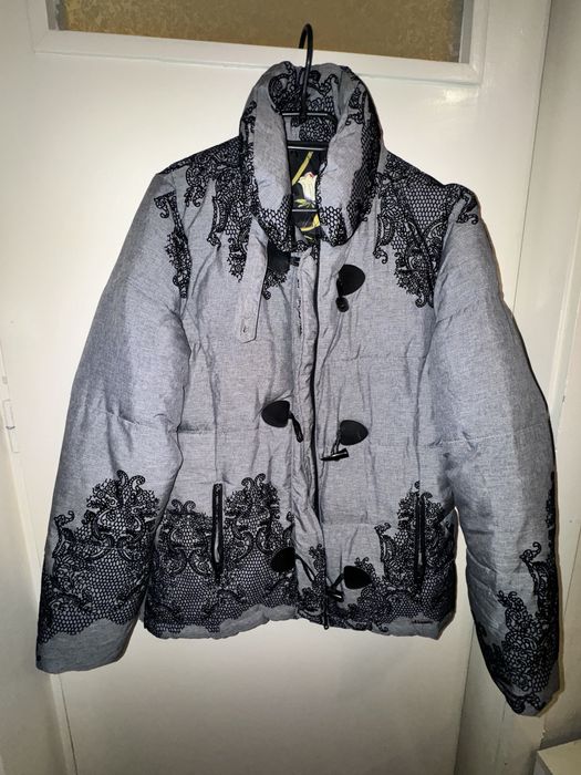 Geacă damă Desigual, cu captuseala florala, broderie neagra