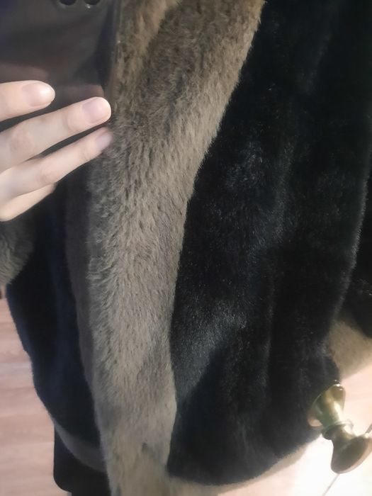 Продам женскую шубу