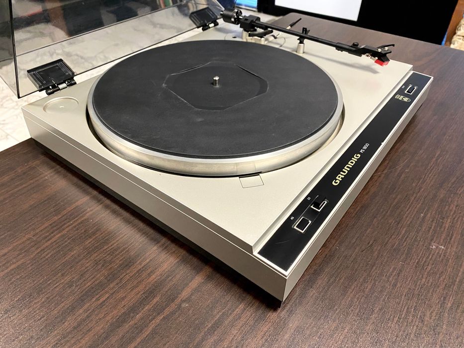 Vintage грамофон Grundig