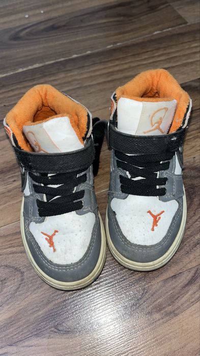 Продаю детсская обувь осень весна