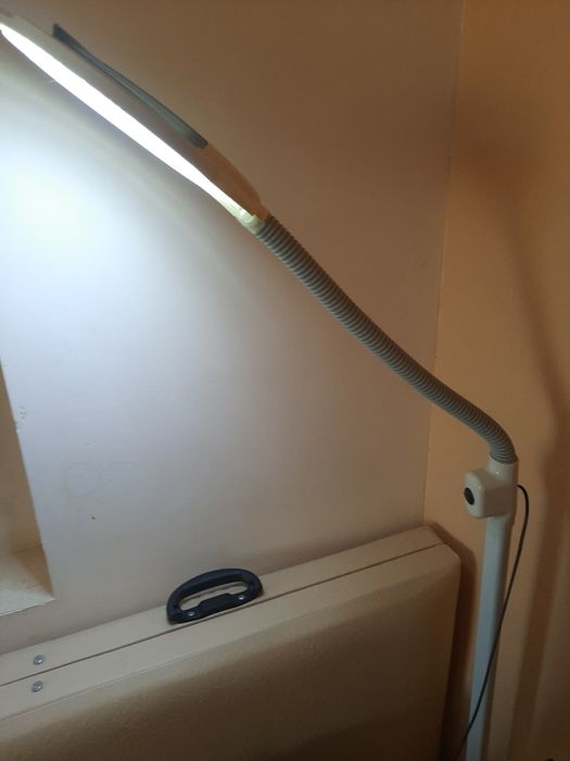 Продам лампу лупа б/у в хорошем состоянии