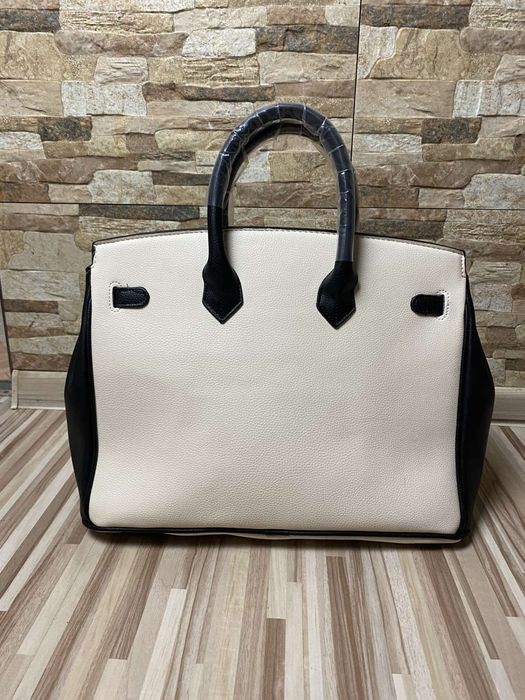 Модерна дамска чанта ЕрмесЛюкс копие!