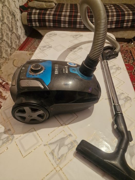Пылесос  VITEK .