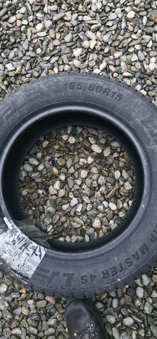 Vand 4 cauciucuri 15