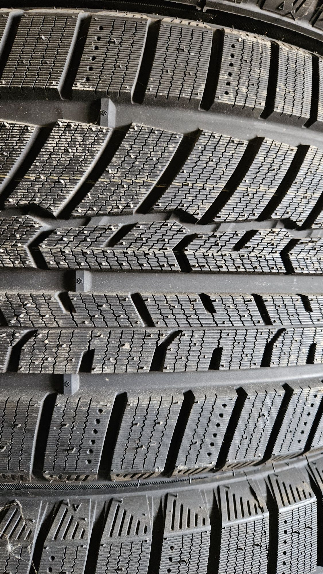 245/45R18 Chengshan зимни