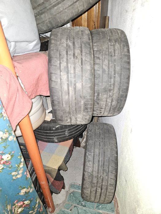 Anvelope vara 235/40/R18 95W