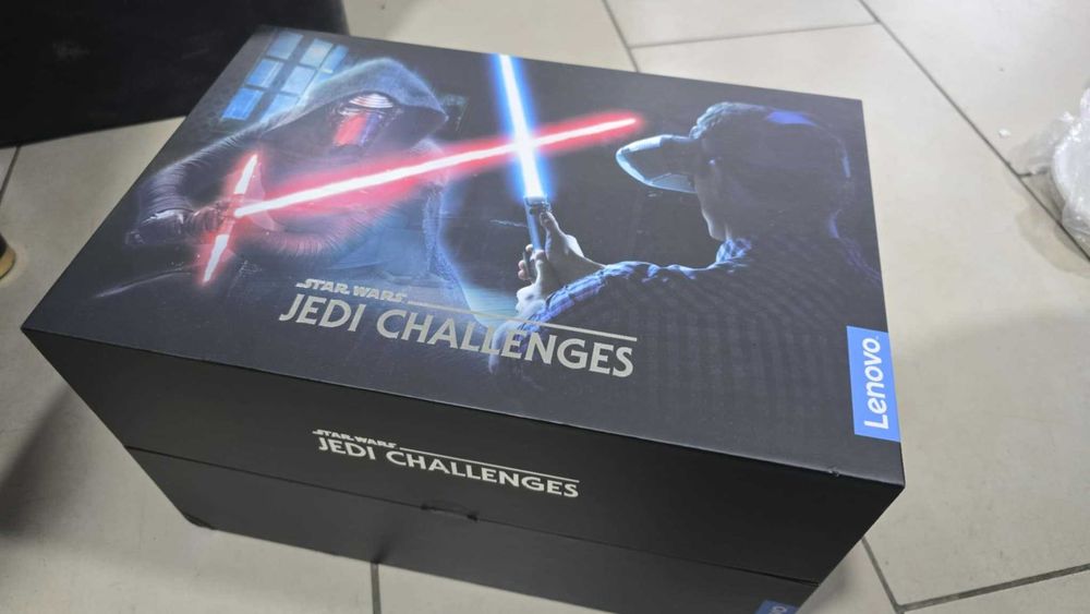 VR очила , светлинен меч, контролер на Star Wars Jedi Challenges