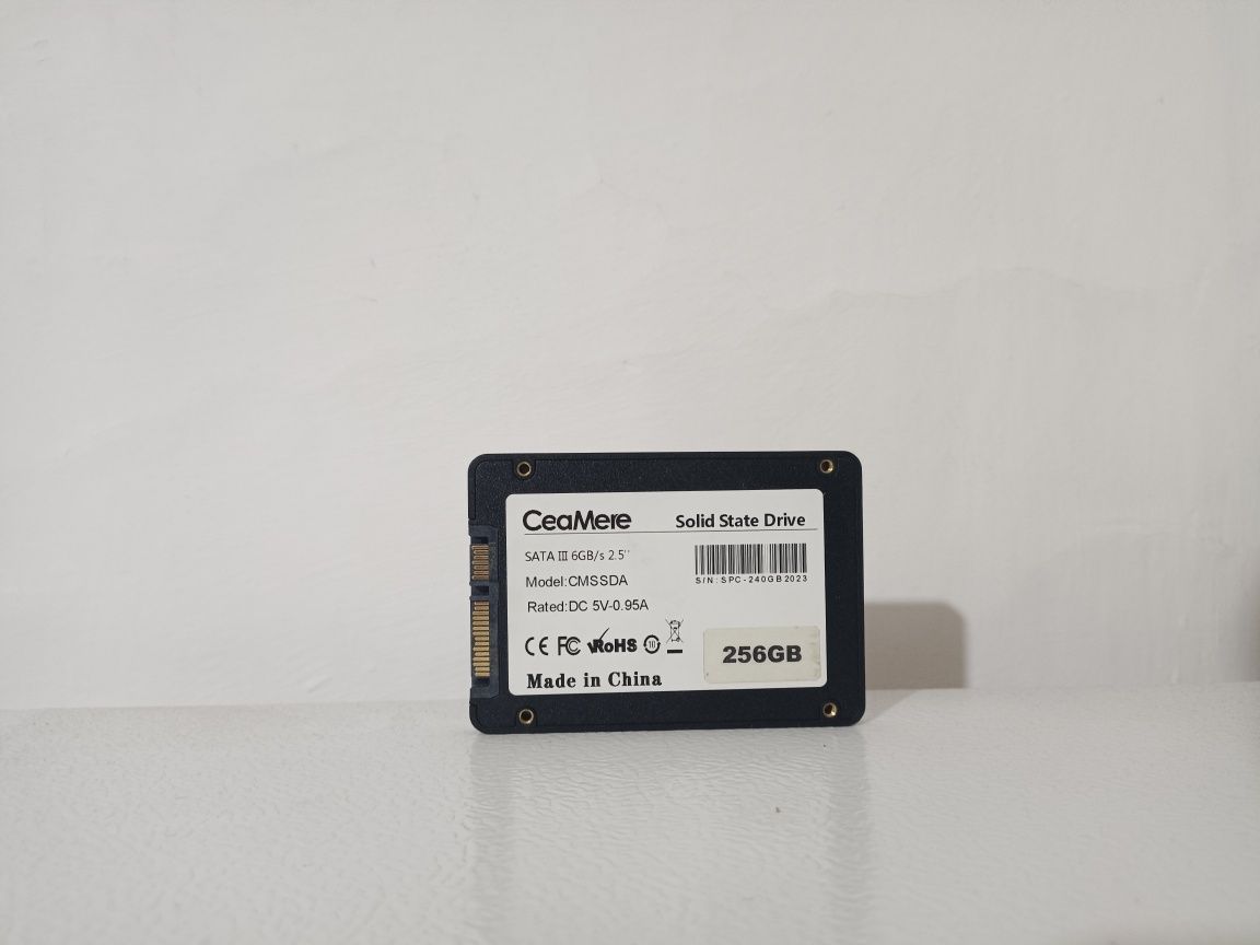 Продам SSD диск 256gb