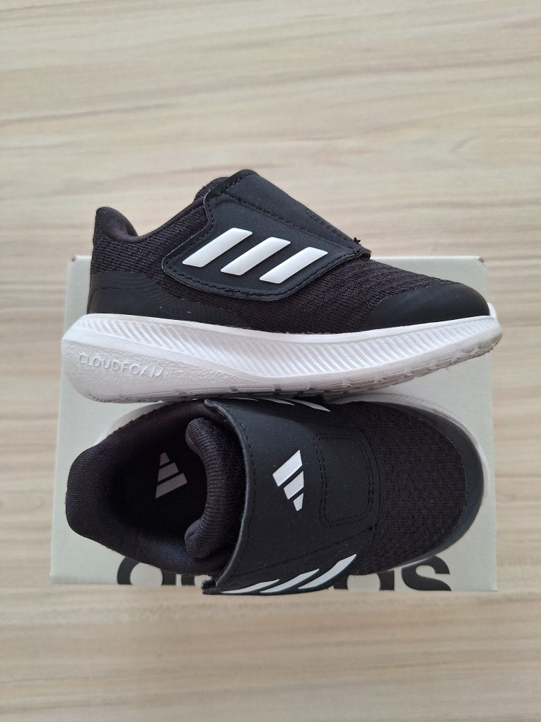 Маратонки Adidas