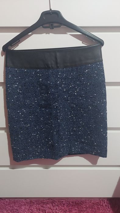 Дамски костюм с пола Ariston размер S букле