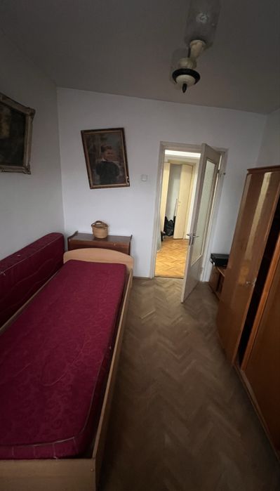 Donez mobila sufragerie si dormitor