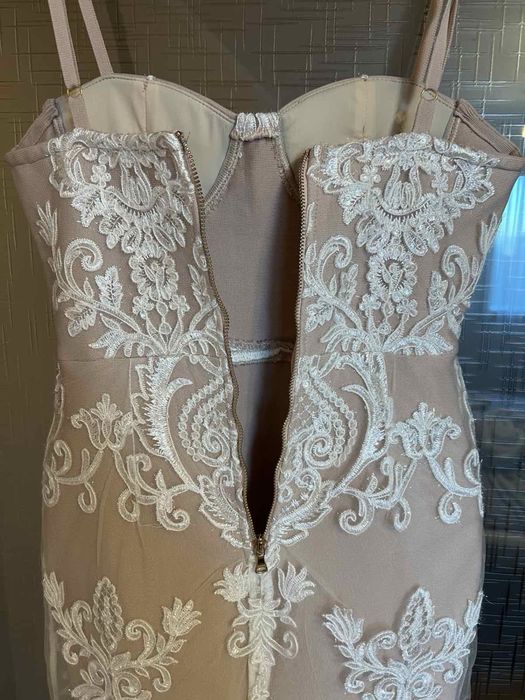 Официална рокля