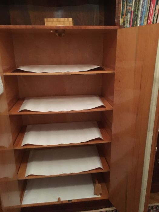 Biblioteca lemn masiv furniruit lacuit cu dulap incorporat