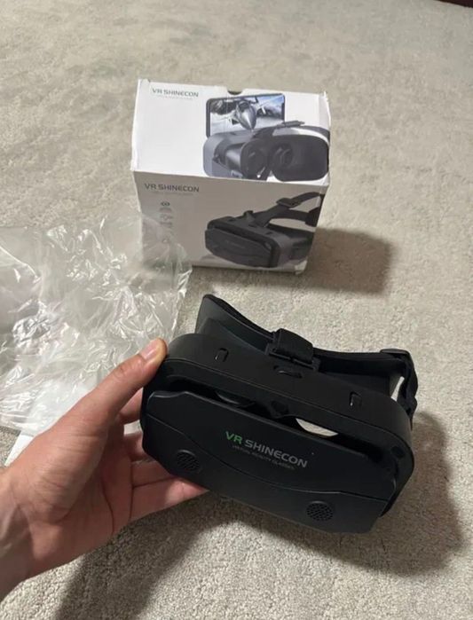 Ochelari VR noi sigilati