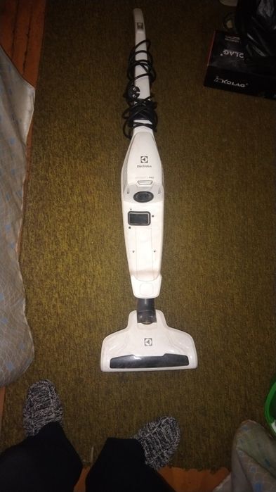 Пылесос швабра на запчасти.