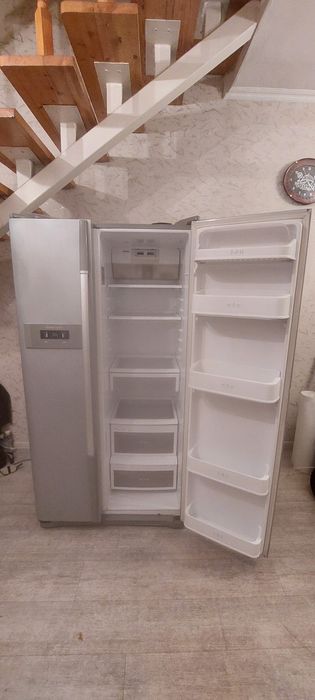 СРОЧНО! Холодильник Side-by-Side LG GR-B207TLQA 550 л как новый!