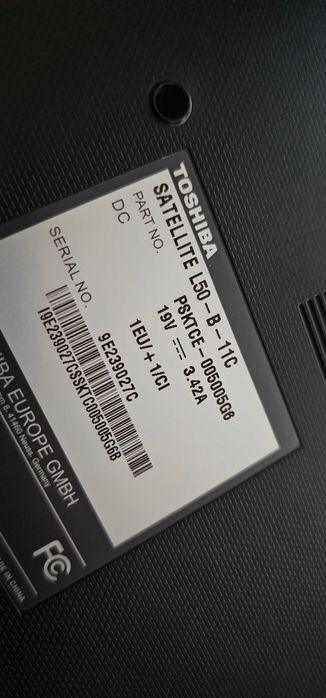 laptop Toshiba satellite i3 gen 4