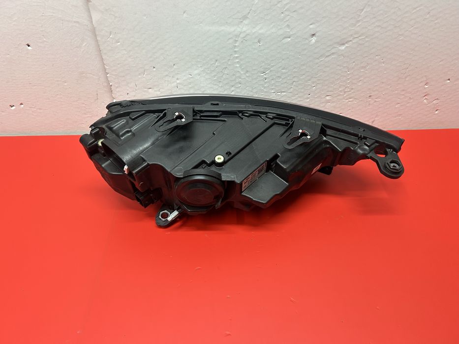 Far Audi A1  82A full led 2018-2022 stanga