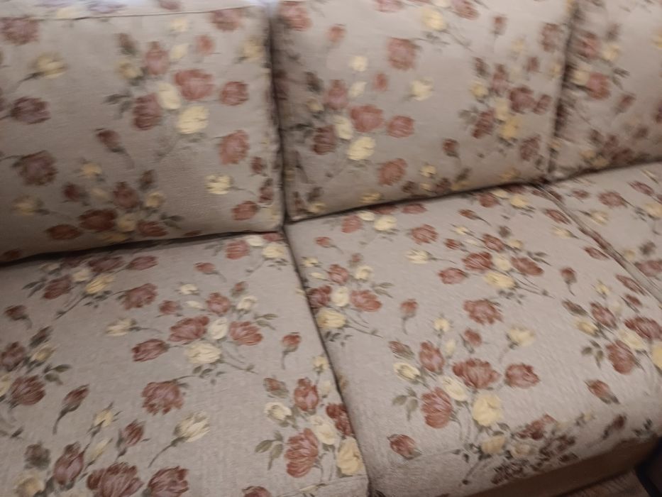 Продавам ъглов диван