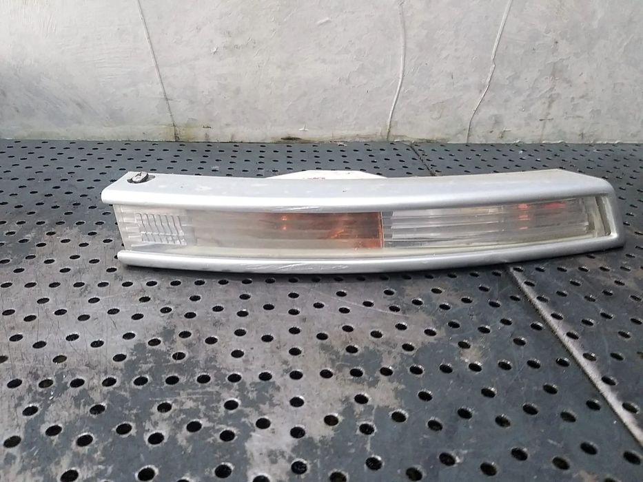 Semnalizare dreapta vw passat b6 3c 3c0953042e