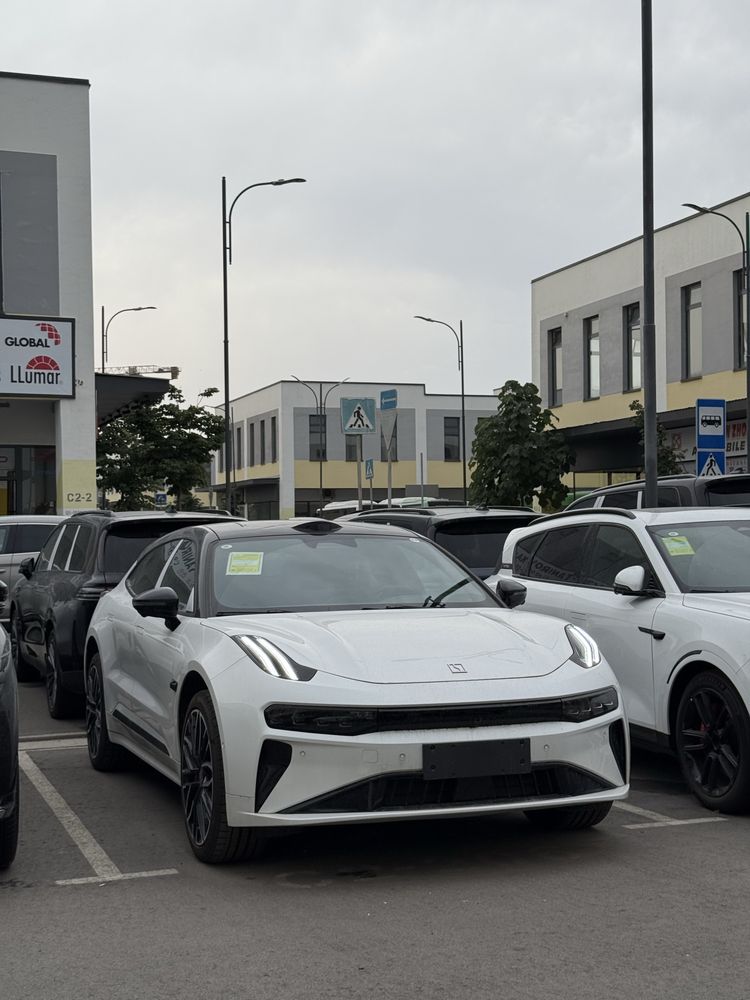 Zeekr 001 You Z sport Full 656 km Notarusga tayyor