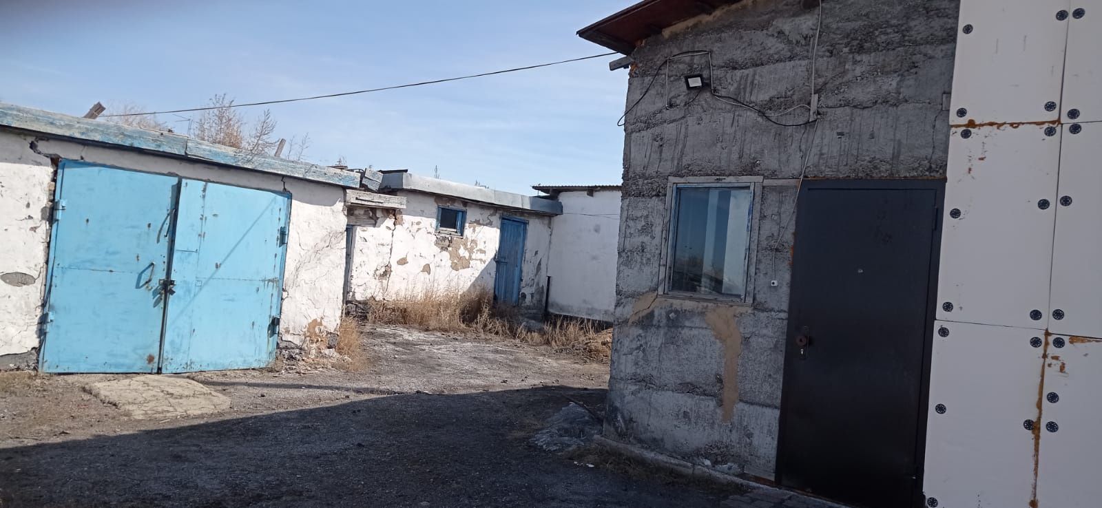 Продам дом на 2 хозяев