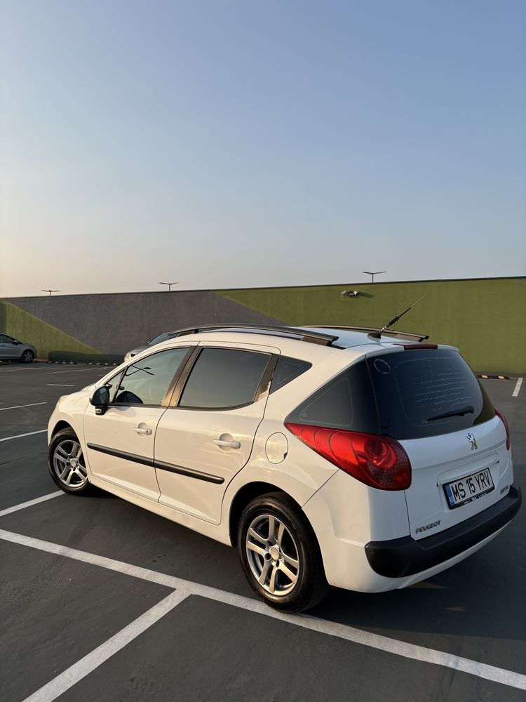Peugeot 207 SW 1.6 HDI + un set de jante cu cauciucuri de iarna