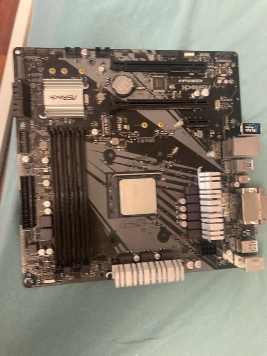 Placa de basa A320M Pro4-F AM4 + Ryzen 5 3350G