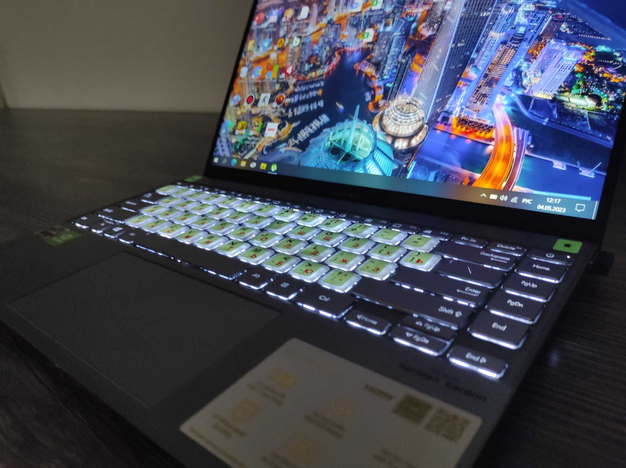 ASUS ZENBOOK 14 / Ультрабук