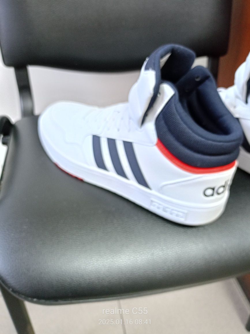 маратонки adidas #45