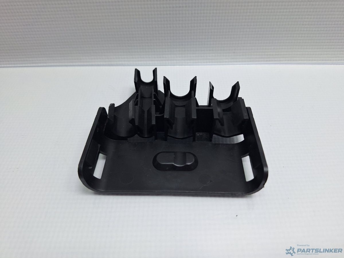 Suport mufe conectori senzori VOLKSWAGEN PASSAT Variant (3G5) [ 2014 - > ] TDI (CRLB, DBGA, DFGA) 110KW|150HP OEM 3Q0201449E